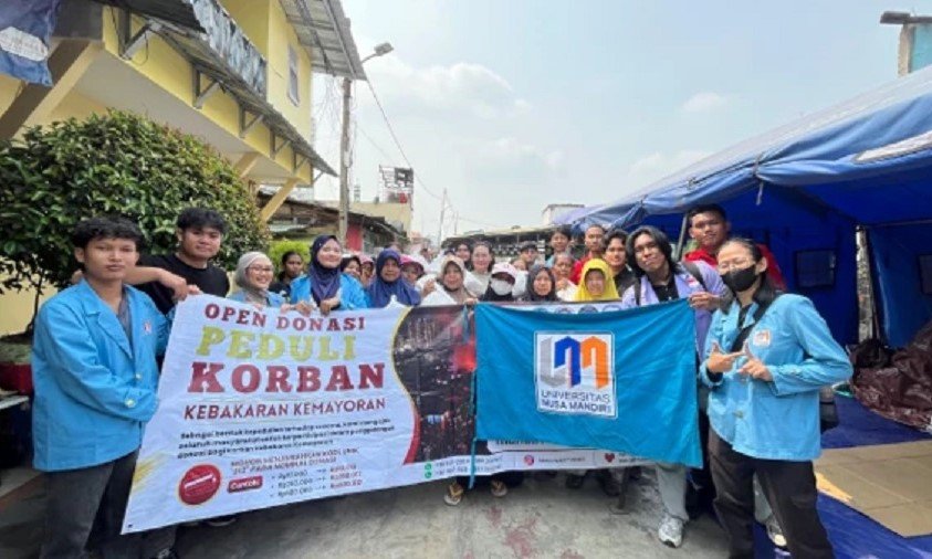 Mahasiswa UNM Salurkan Bantuan untuk 85 KK Korban Kebakaran