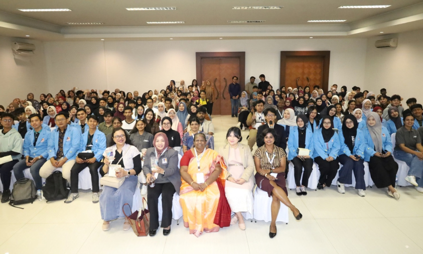 Rektor UNM: IEEE YESIST12 2026 Jadi Ruang Generasi Muda Kembangkan Potensi dan Kolaborasi